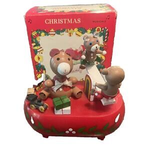 VTG 1960’s Wooden Christmas United China & Glass Taiwan Sanyo Music Box Scene